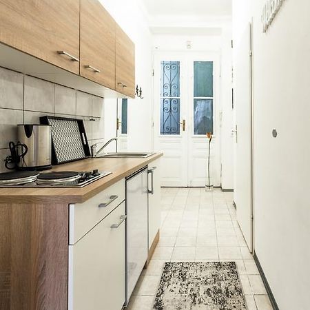 Holiday & Business Apartments 1140 Виена Екстериор снимка